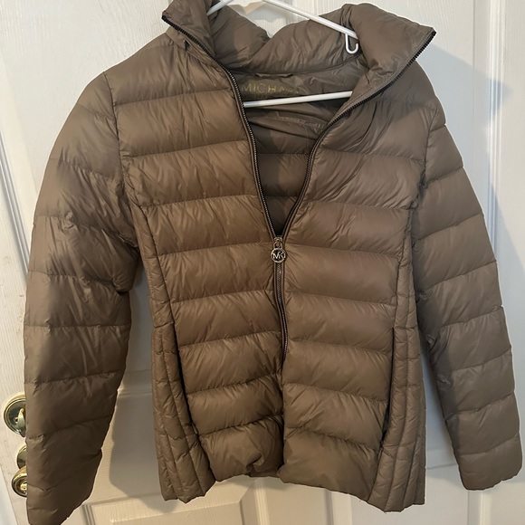 Michael Kors Beige Puffer XXS - Picture 1 of 2